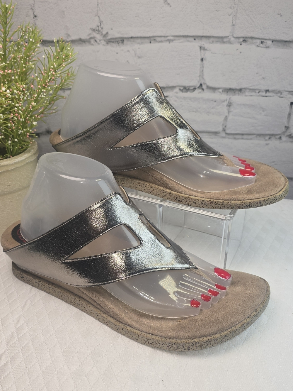 WOMENS MODZORI FLIPS AZIZA REVERSABLE LOW-WEDGE SLIDE SANDAL METALLIC SIZE 10